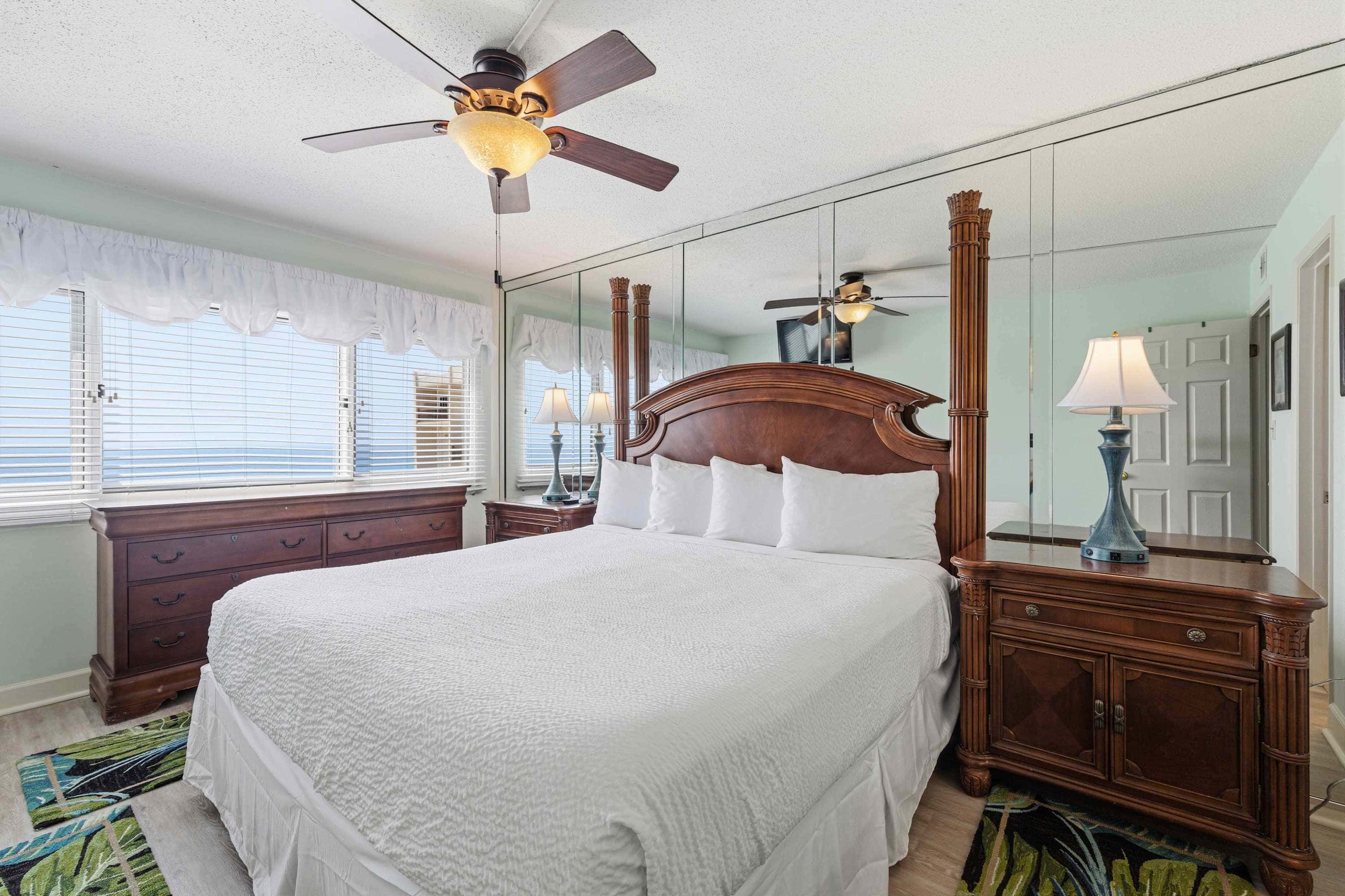 Gorgeous beachfront condo, shared pool and beach access