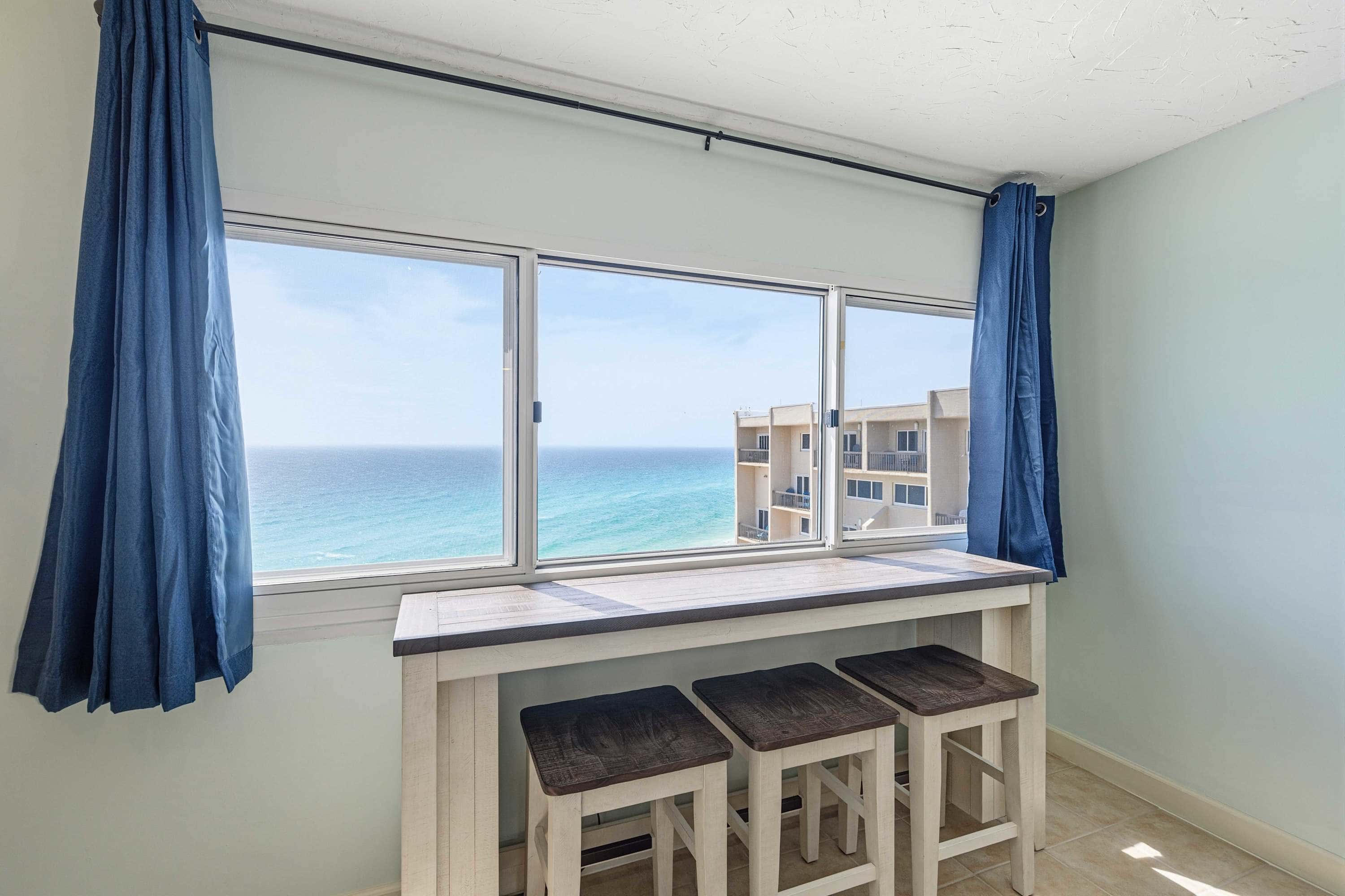 Gorgeous beachfront condo, shared pool and beach access