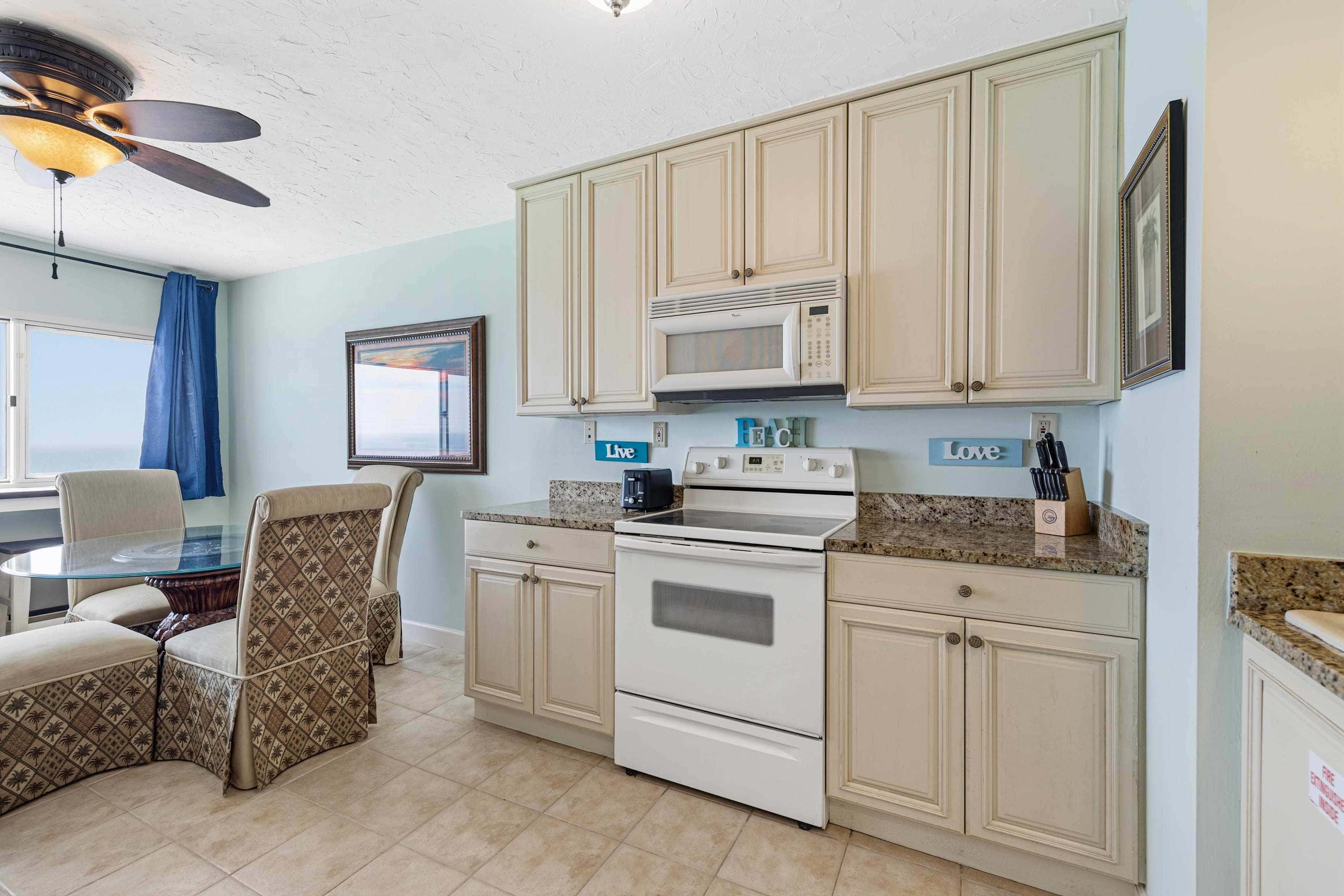 Gorgeous beachfront condo, shared pool and beach access