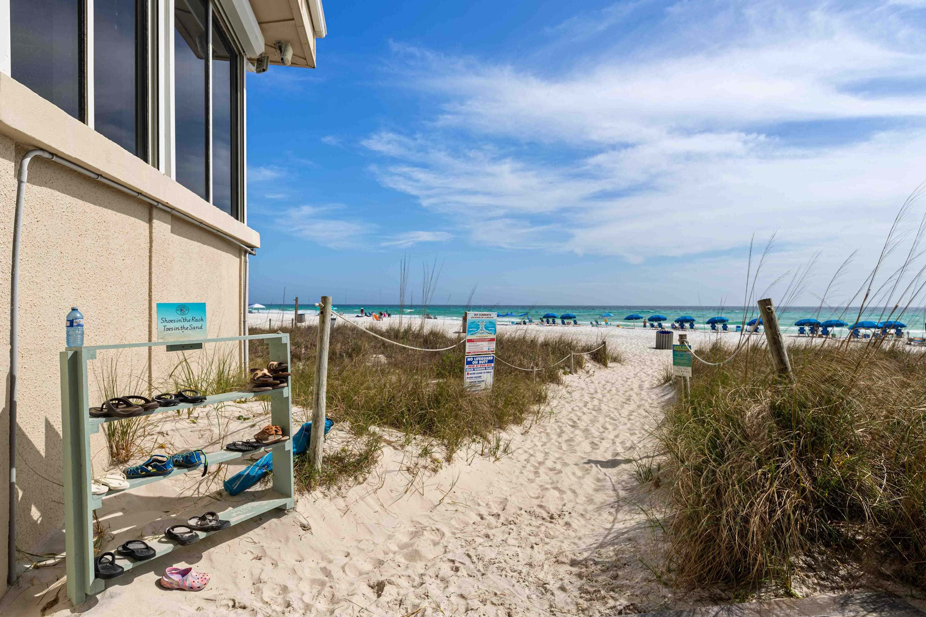 Gorgeous beachfront condo, shared pool and beach access