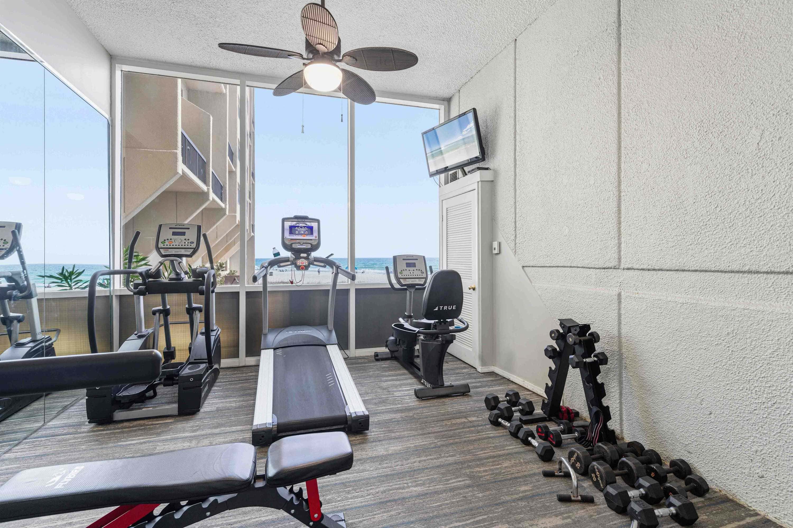 Gorgeous beachfront condo, shared pool and beach access