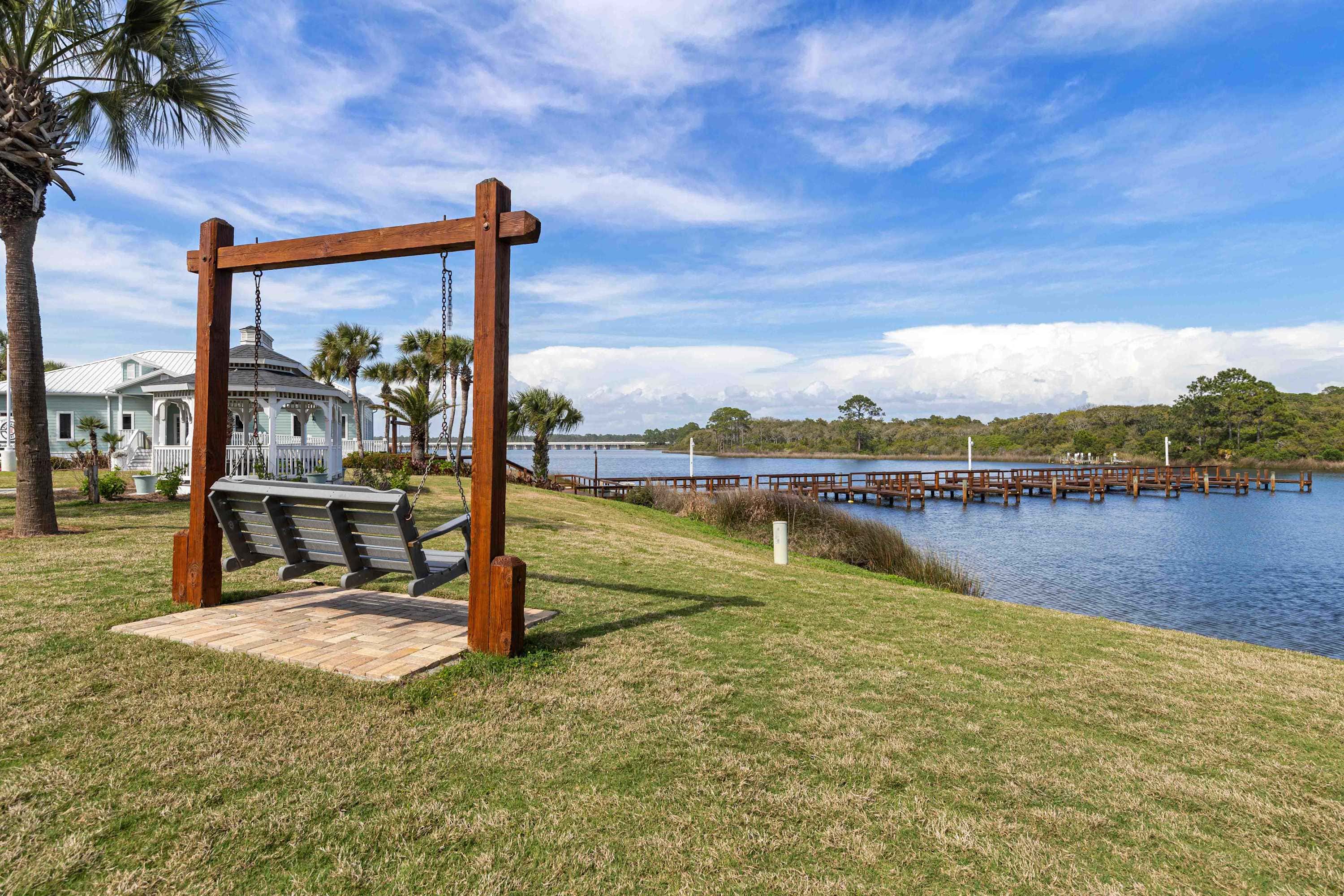Gorgeous beachfront condo, shared pool and beach access