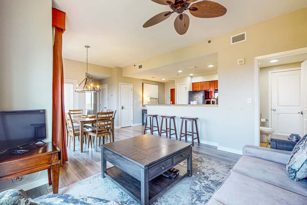Bay-view condo 250 yards to beach w/sunset-view balcony, pool