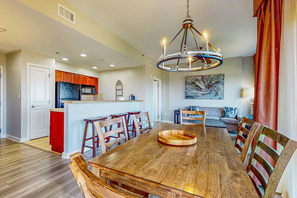 Bay-view condo 250 yards to beach w/sunset-view balcony, pool