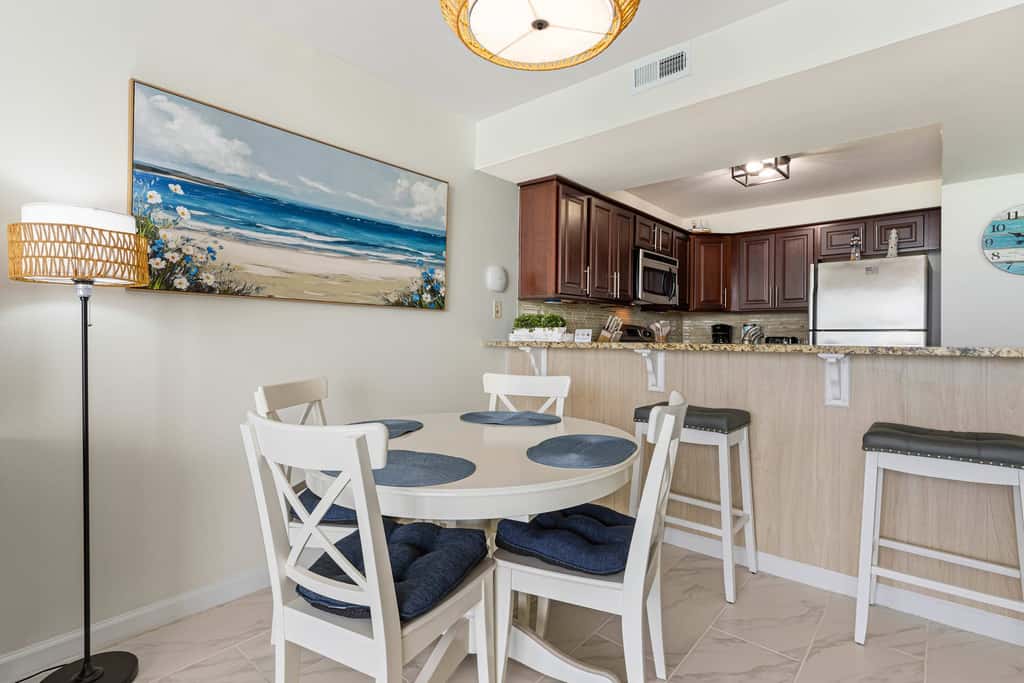 Beachfront Destin Pelican Beach Resort Condo, 9th Fl Gulf Views, Pools & Hot Tub