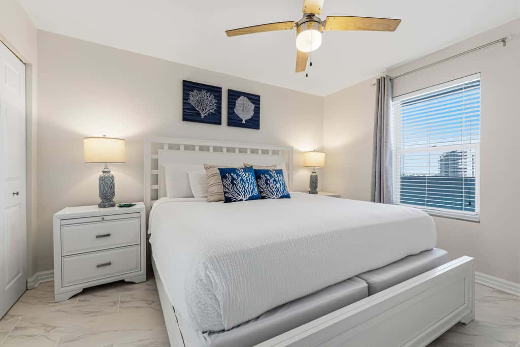 Beachfront Destin Pelican Beach Resort Condo, 9th Fl Gulf Views, Pools & Hot Tub