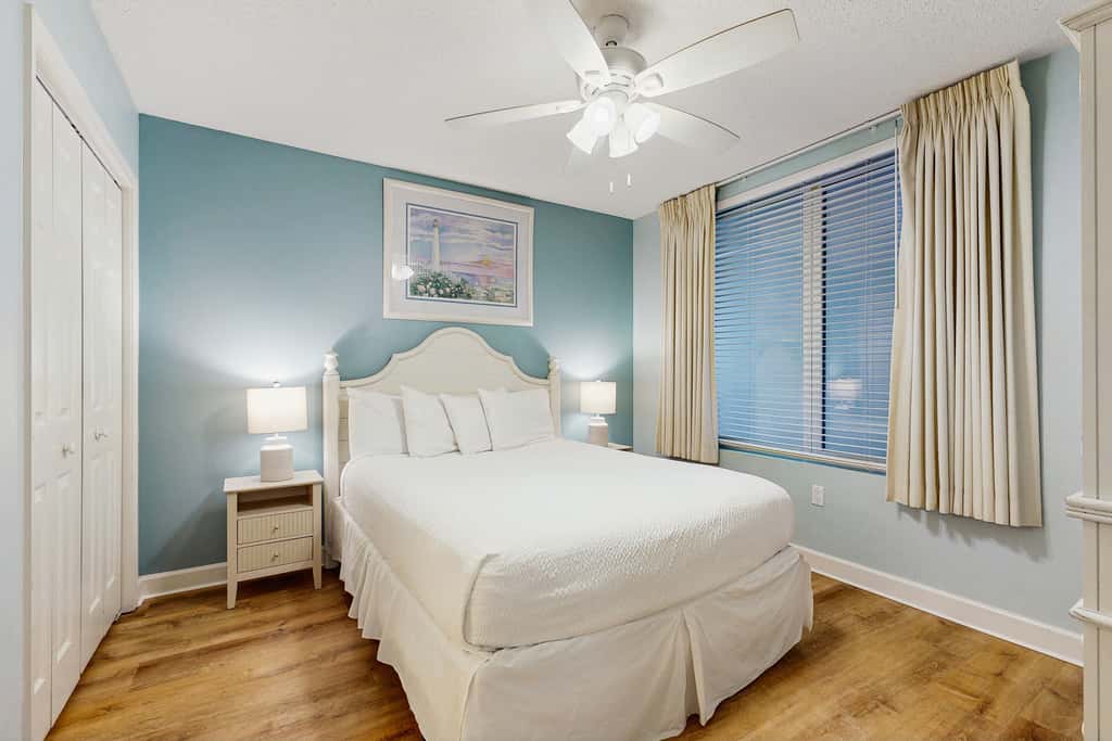 Coastal condo with Gulf views, Shared pool, washer and dryer, Wifi