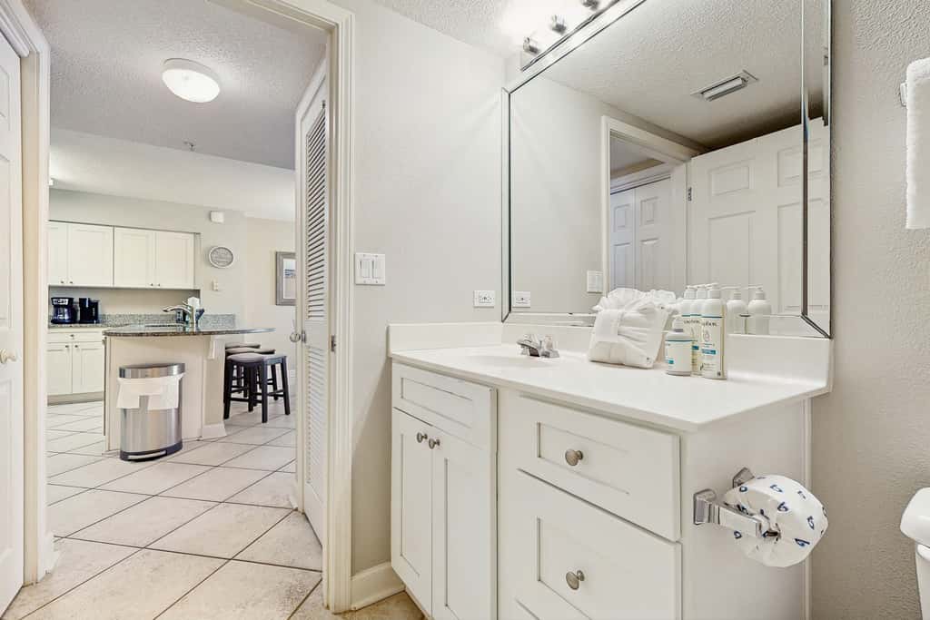 Coastal condo with Gulf views, Shared pool, washer and dryer, Wifi