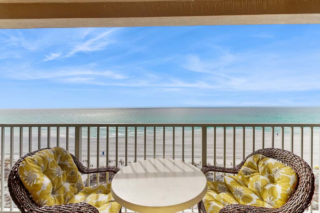 Coastal condo with Gulf views, Shared pool, washer and dryer, Wifi