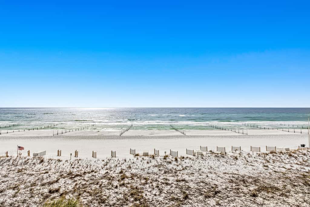 Coastal condo with Gulf views, Shared pool, washer and dryer, Wifi