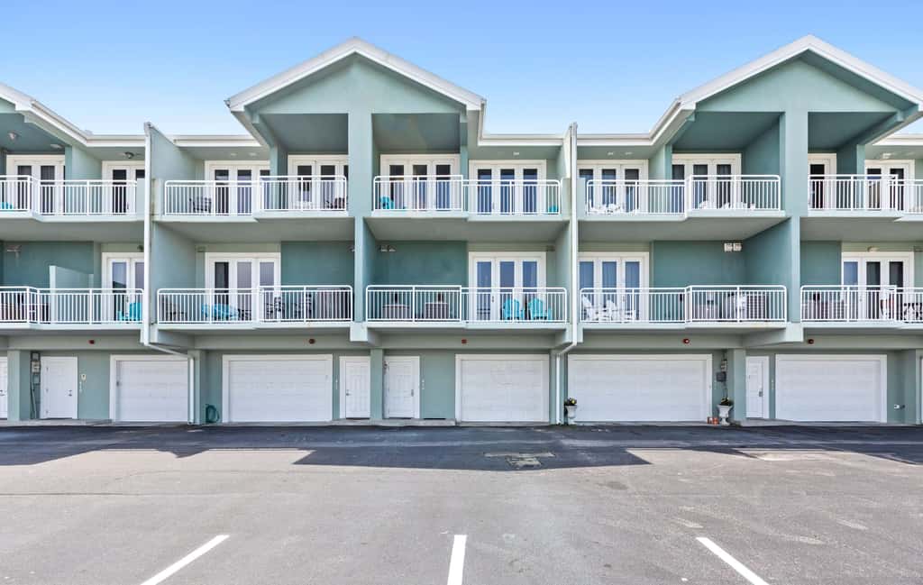 Gorgeous Gulf front townhome, Gas grill and beach access