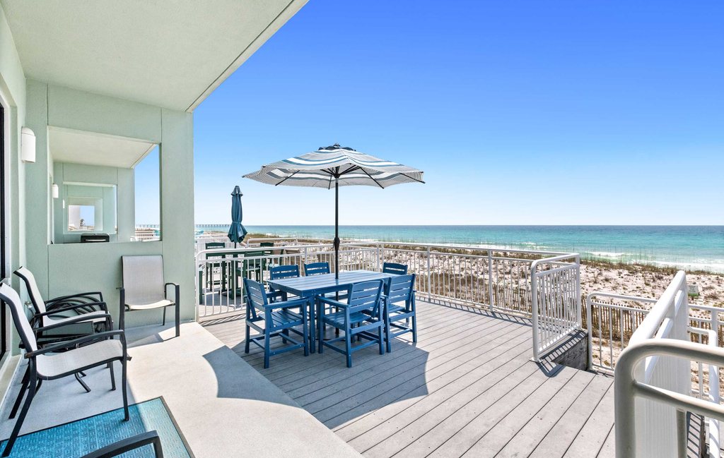 Gorgeous Gulf front townhome, Gas grill and beach access