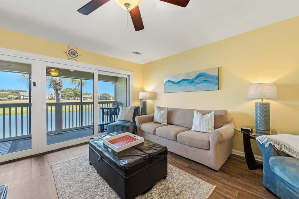 Spacious villa with full kitchen, shared pool & beach access - pets and snowbirds welcome