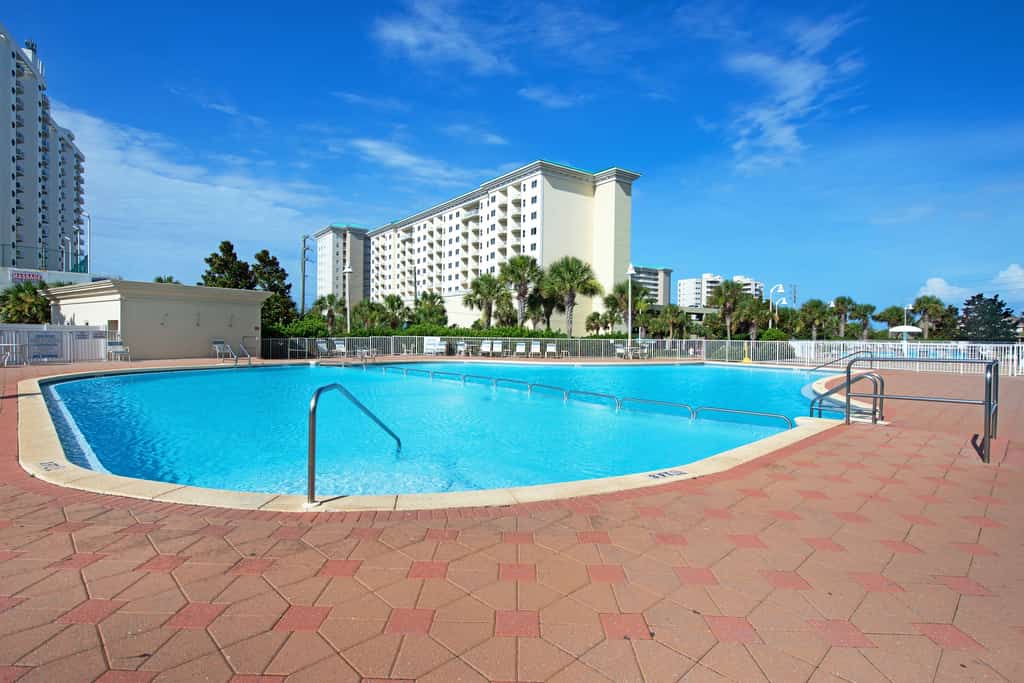 Escape to Ariel Dunes I 1202, a stunning condo in Miramar Beach! Enjoy breathtaking views, beach access, and a host of amenities including a pool, a gym, and a hot tub. Perfect for families, this condo offers spacious accommodations and is near shopping and dining. Experience the ultimate beach getaway!