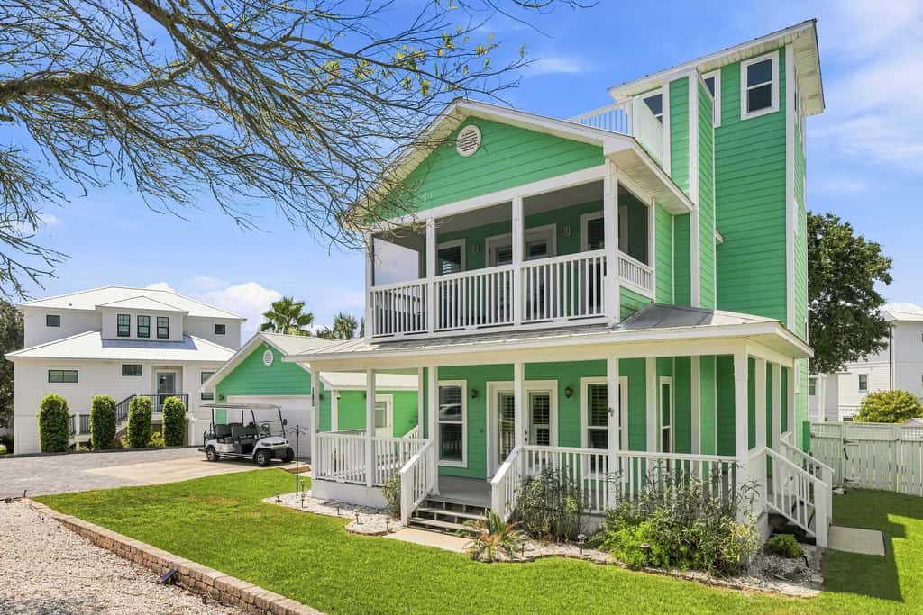 Gorgeous dog-friendly home with private pool & close to everything