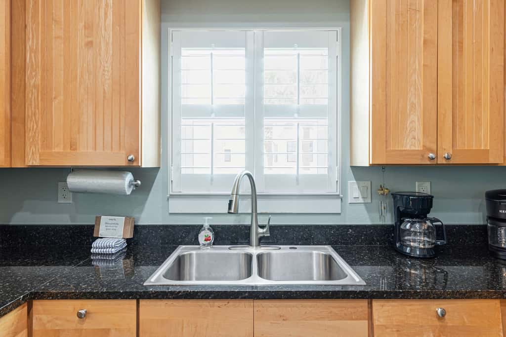 Gorgeous dog-friendly home with private pool & close to everything