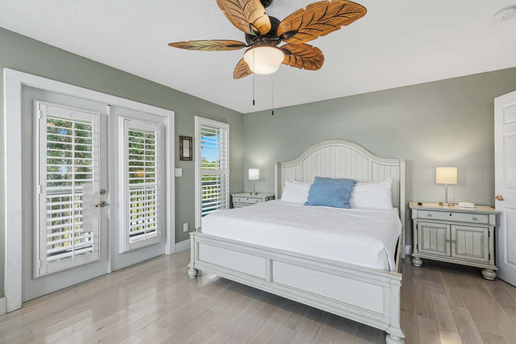 Gorgeous dog-friendly home with private pool & close to everything