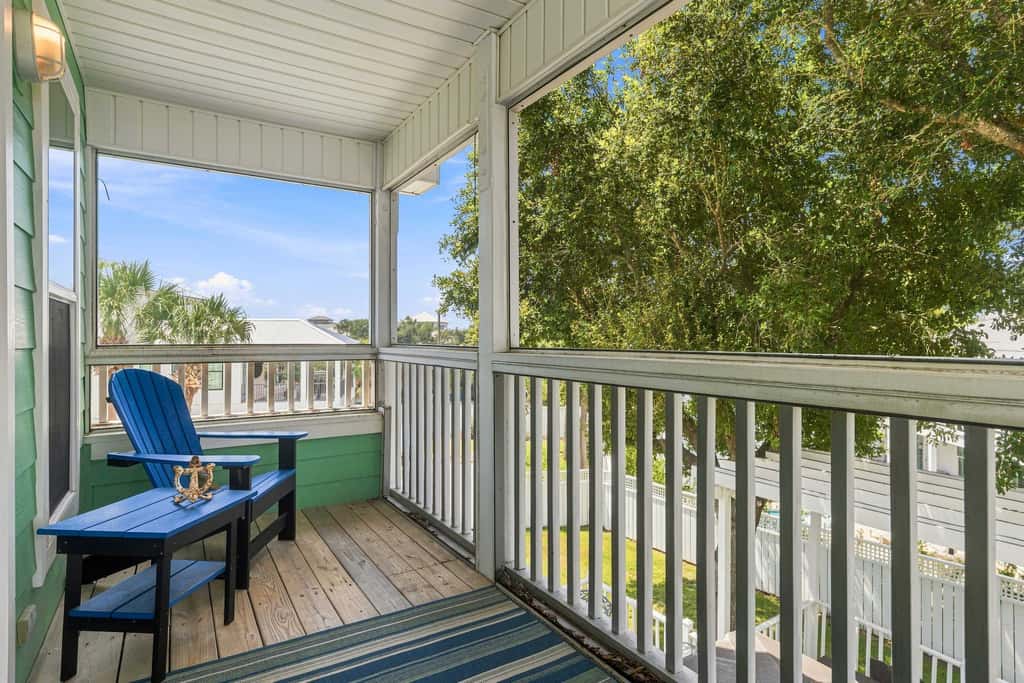 Gorgeous dog-friendly home with private pool & close to everything