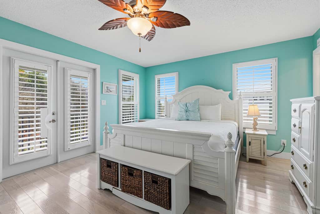 Gorgeous dog-friendly home with private pool & close to everything