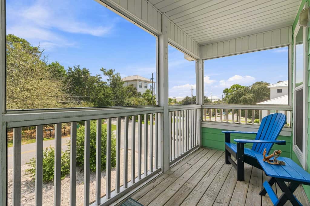 Gorgeous dog-friendly home with private pool & close to everything