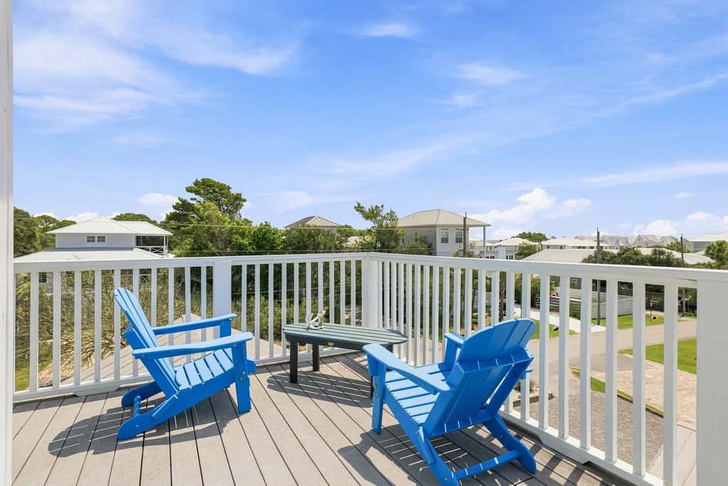 Gorgeous dog-friendly home with private pool & close to everything