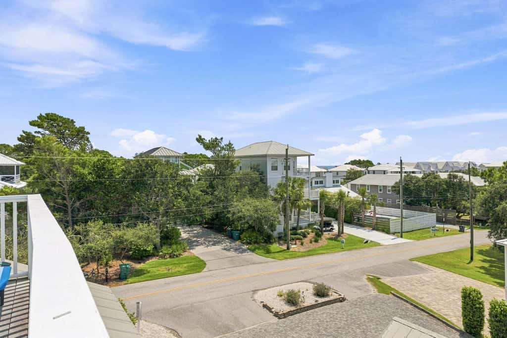 Gorgeous dog-friendly home with private pool & close to everything