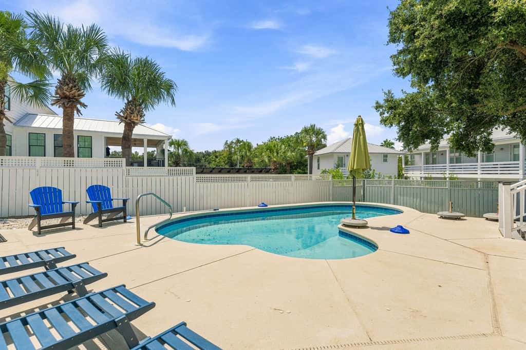 Gorgeous dog-friendly home with private pool & close to everything