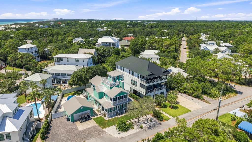 Gorgeous dog-friendly home with private pool & close to everything