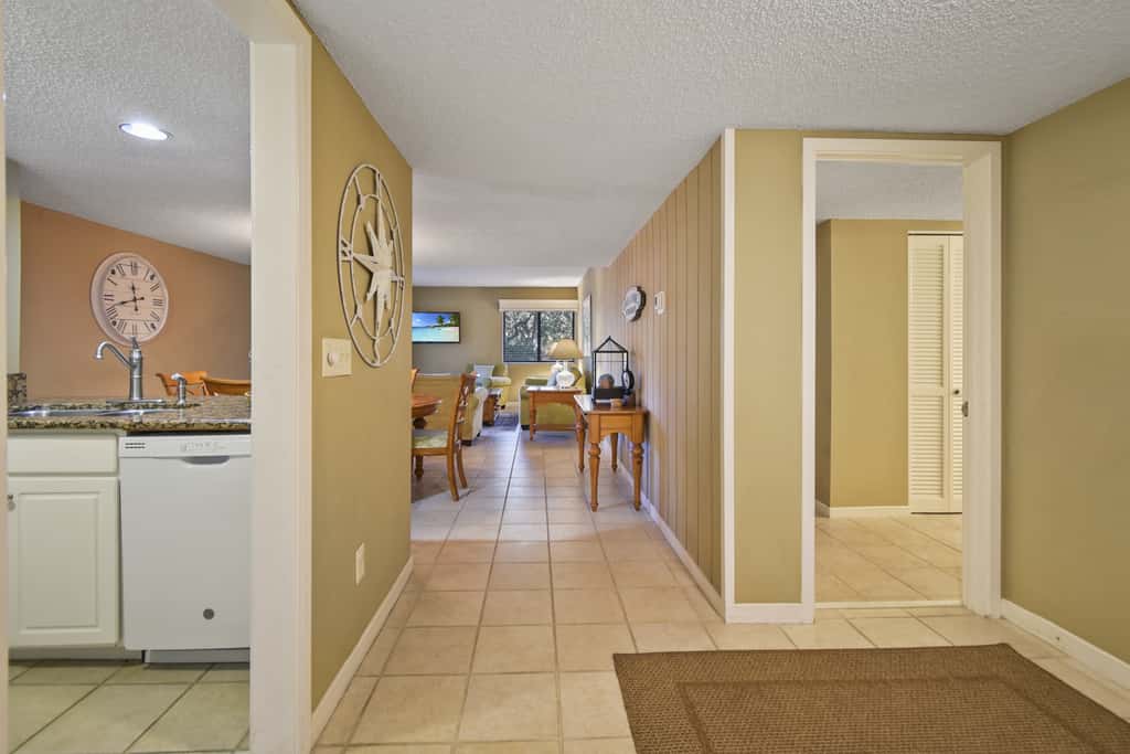2108 Beach Wood