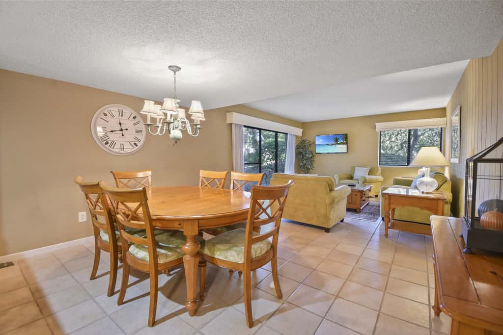 2108 Beach Wood