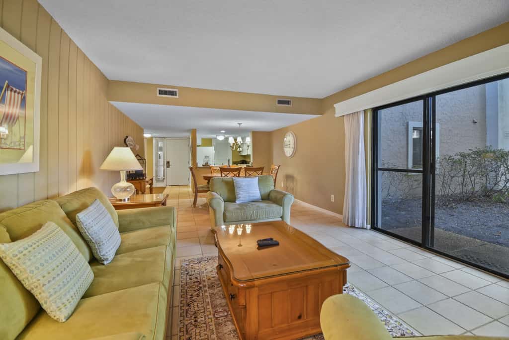 2108 Beach Wood