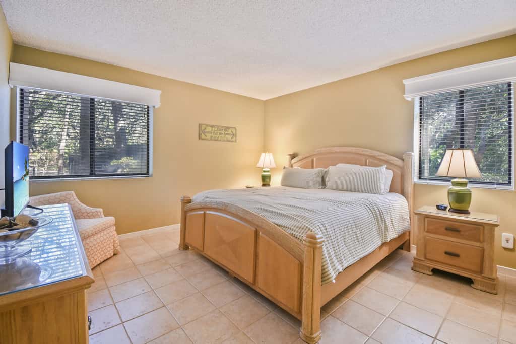 2108 Beach Wood