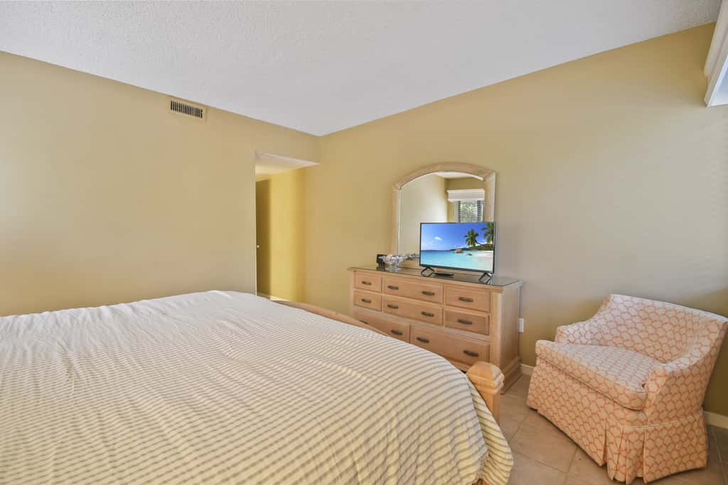 2108 Beach Wood