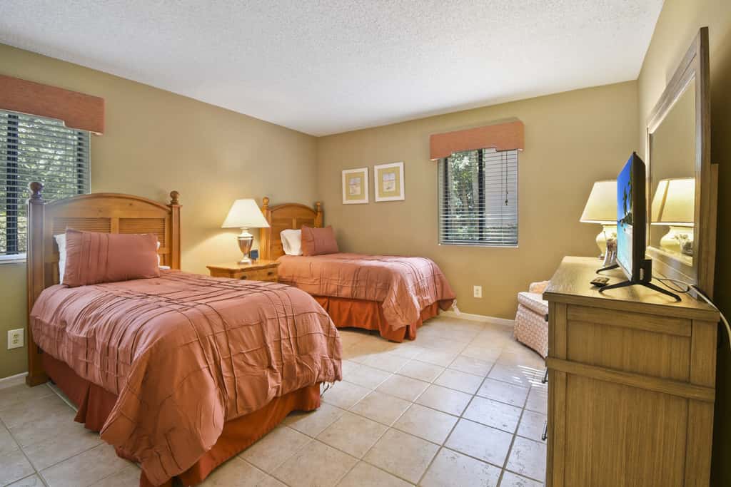 2108 Beach Wood