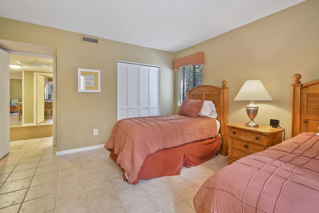 2108 Beach Wood