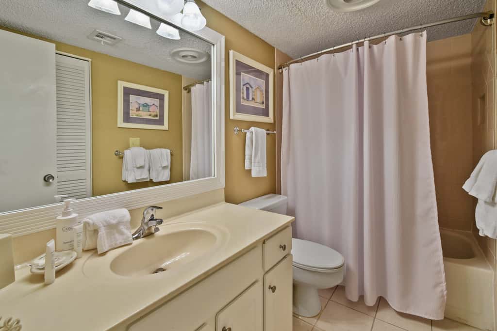 2108 Beach Wood