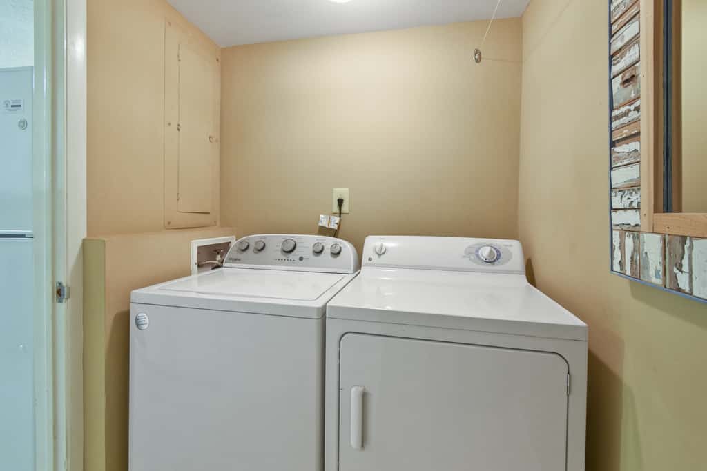 2108 Beach Wood