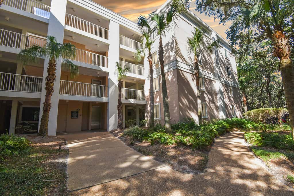 2108 Beach Wood