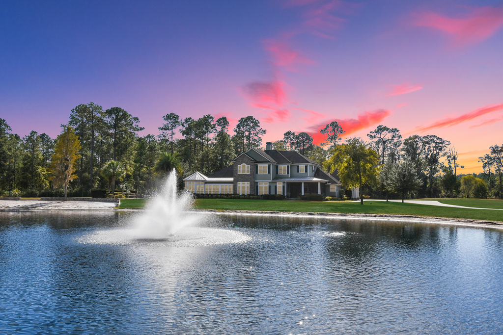 The Grand Luxe Sanctuary : The Crown Jewel Of Jacksonville