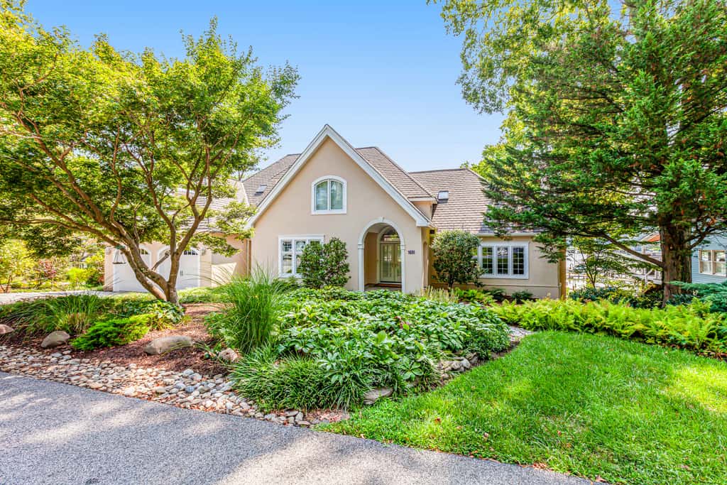 Annapolis Bay Ridge Retreat