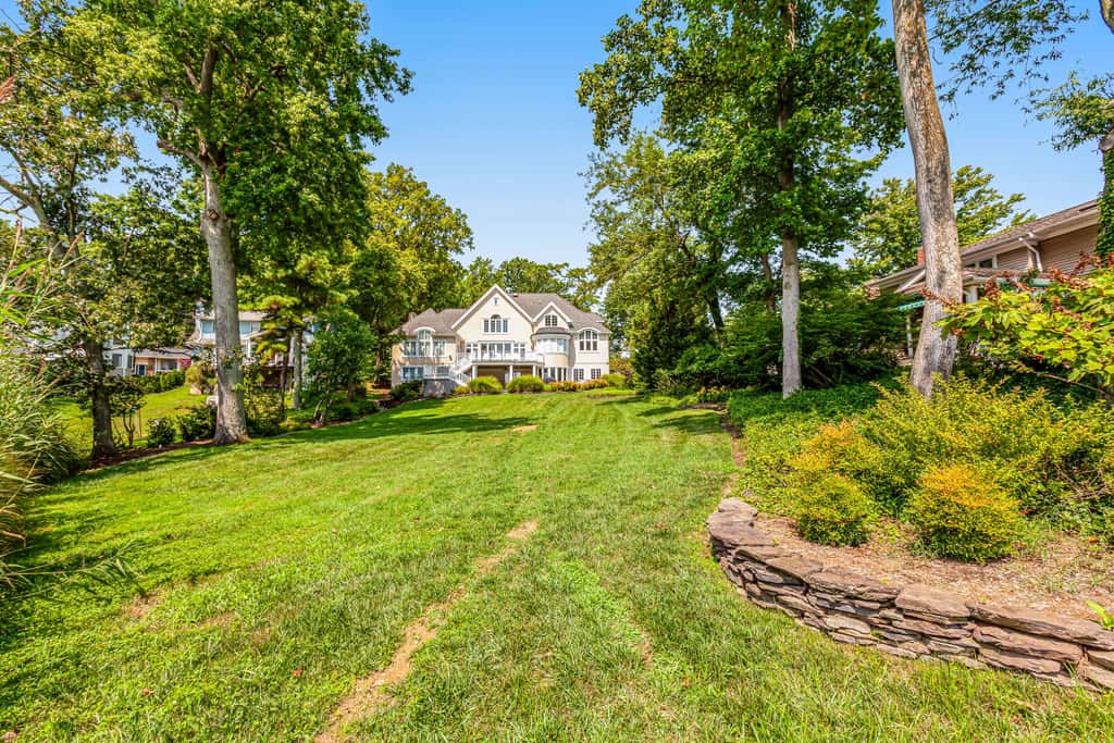 Annapolis Bay Ridge Retreat
