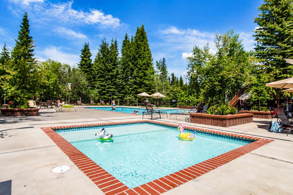 Peaceful McCall retreat in Spring Mountain Ranch with access to indoor pool, hot tub, fitness center, and more. This 3-bedroom home features bright, open living spaces, modern finishes, and a cozy cabin feel, plus a private deck with grill, just minutes from downtown McCall and the golf course.