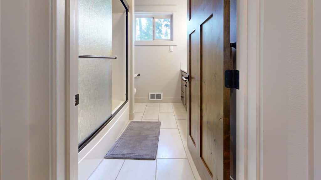 McCall Modern 3BR Cabin | Pool & Hot Tub Access