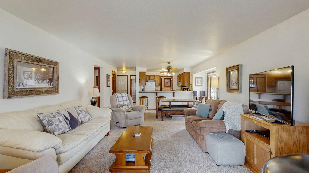 McCall Townhome Pool & Walk To Lake