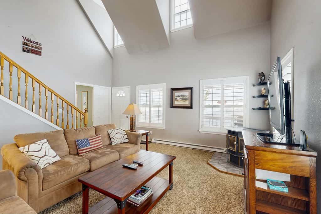 A spacious country home located seven miles south of downtown McCall, offering peaceful surroundings and unobstructed mountain views. With an open-concept layout, large back deck, and plenty of room for families and groups, this home is designed for relaxing getaways close to lakes, trails, and year-round outdoor recreation.