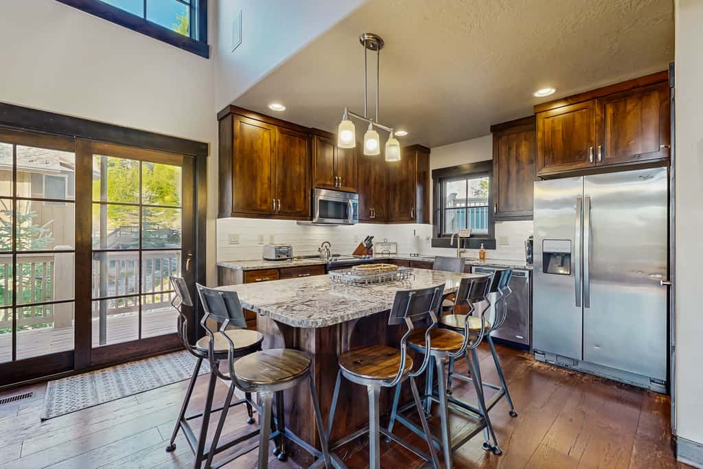 Tamarack Ski-In/Out Cabin, Hot Tub, Sleeps 8