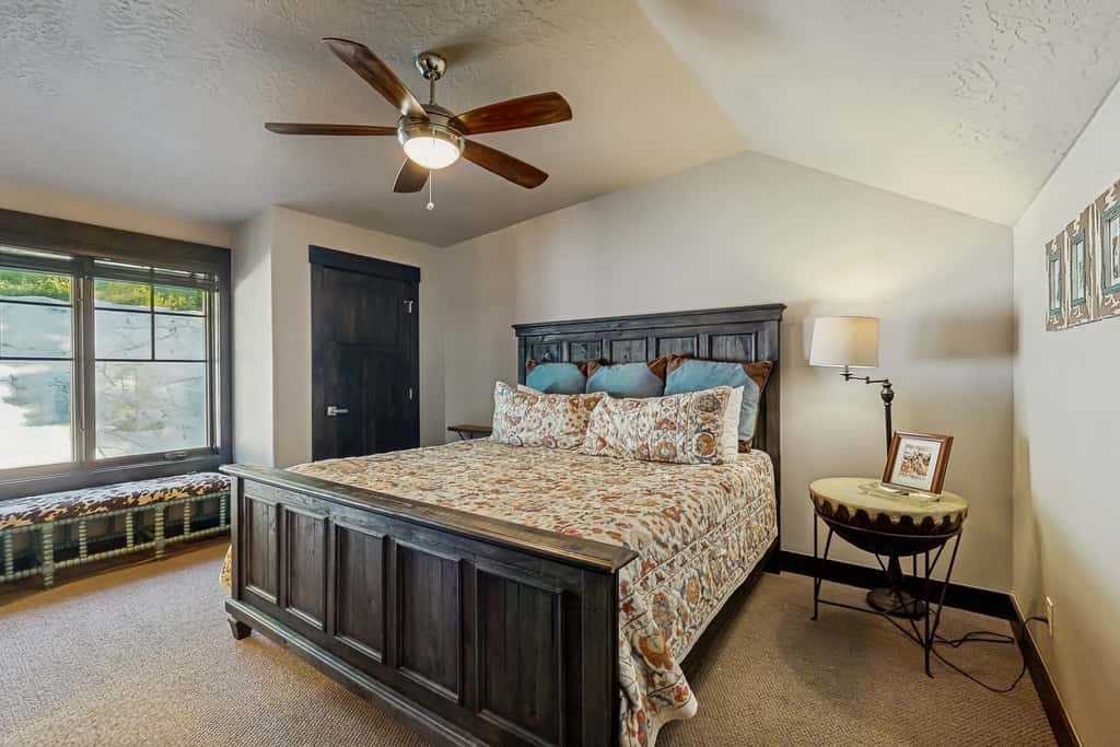 Tamarack Ski-In/Out Cabin, Hot Tub, Sleeps 8