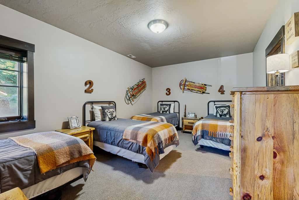 Tamarack Ski-In/Out Cabin, Hot Tub, Sleeps 8