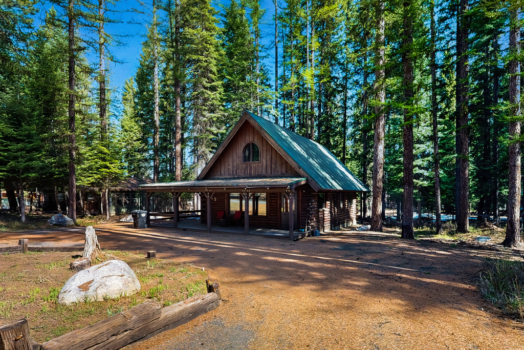 McCall Log Cabin, NearDowntown, Trailer Parking