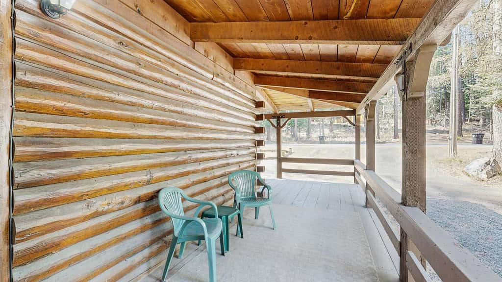 McCall Log Cabin, NearDowntown, Trailer Parking